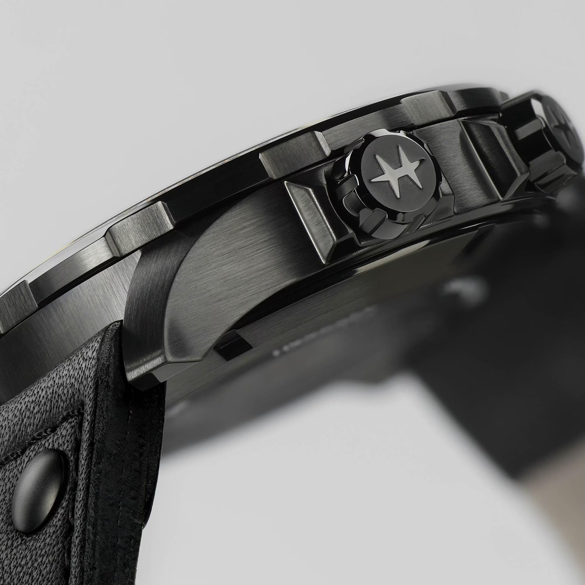 HAMILTON KHAKI AVIATION X-WIND DAY DATE AUTO H77785733